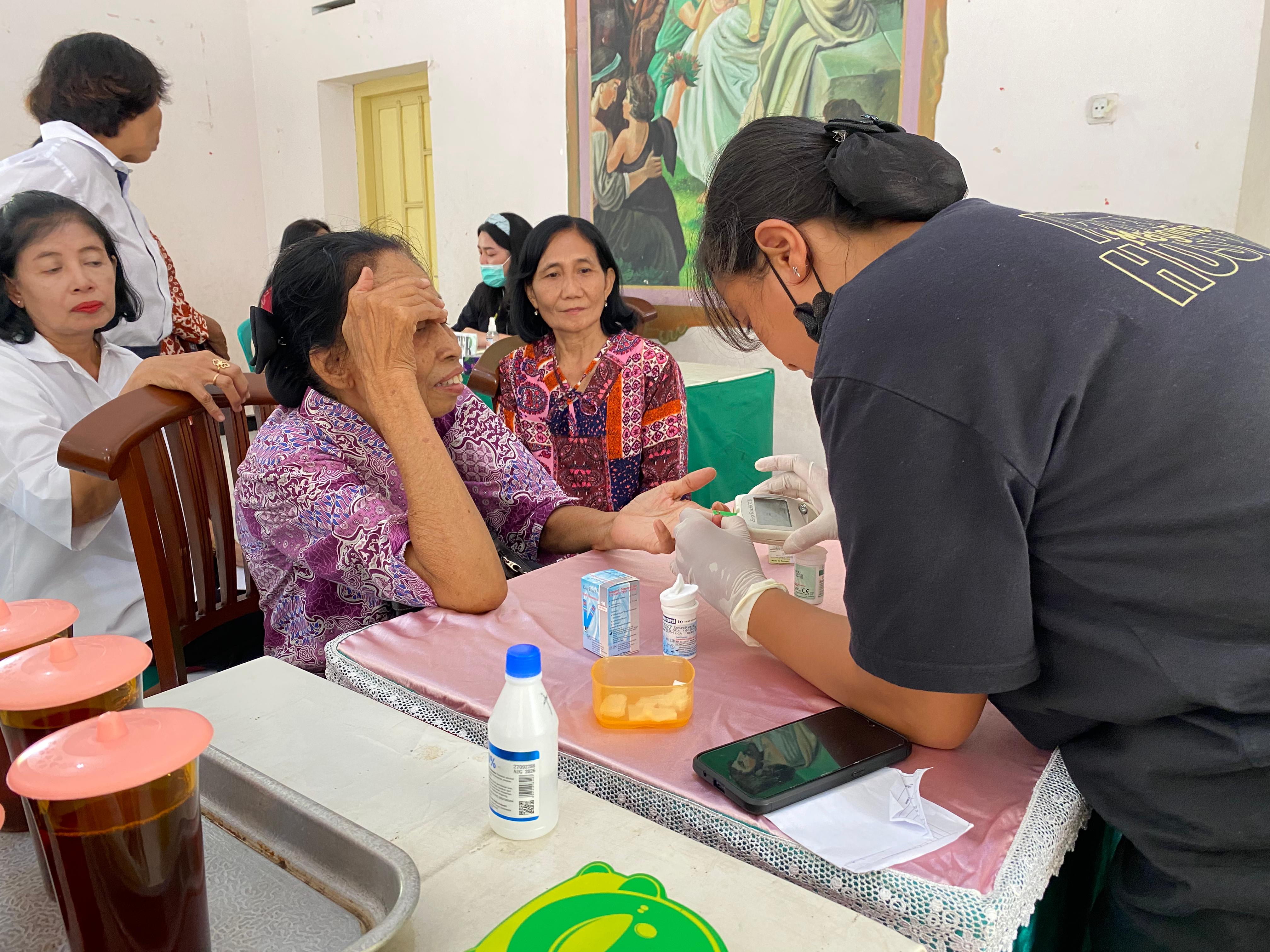gallery kegiatan, Pemeriksaan Kesehatan Untuk Adiyuswa GKJ BAKI, Komisi Diakonia, gereja kristen jawa, gkj, gkj baki, gereja kristen jawa baki, baki, sukoharjo, gkj klasis sukoharjo, klasis sukoharjo, klasis, sinode gkj, sinode 